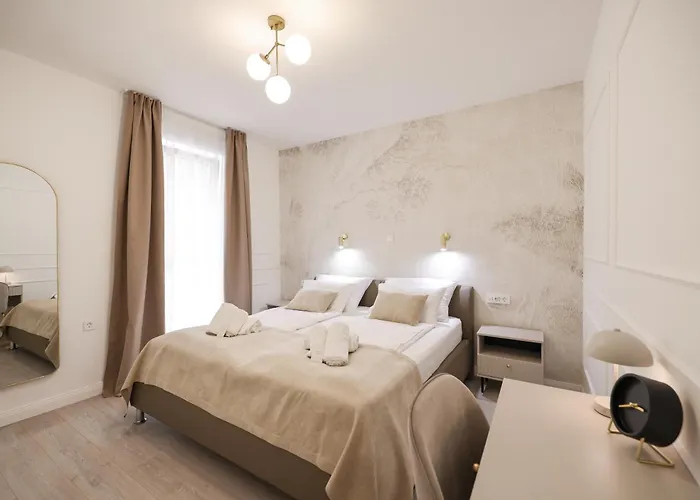 De Clave Luxury Apartment